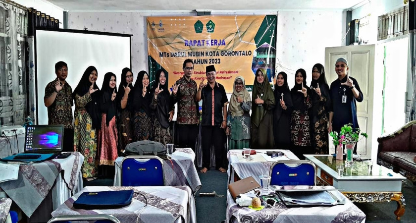 Rapat Kerja (RAKER) Tahun Anggaran 2023 MTs Darul Mubin dengan Mengusung Tema Reorganisasi Struktur Sebagai Refreshment Stabilitas Kinerja Warga Madrasah